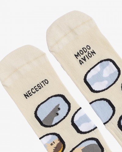 Calcetines Necesito Modo Avion UO Calcetines Necesito Modo Avion UO